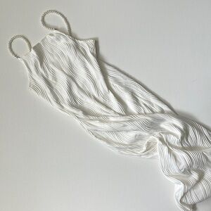 Rihoas white classic Hollywood dress, with Pearl straps